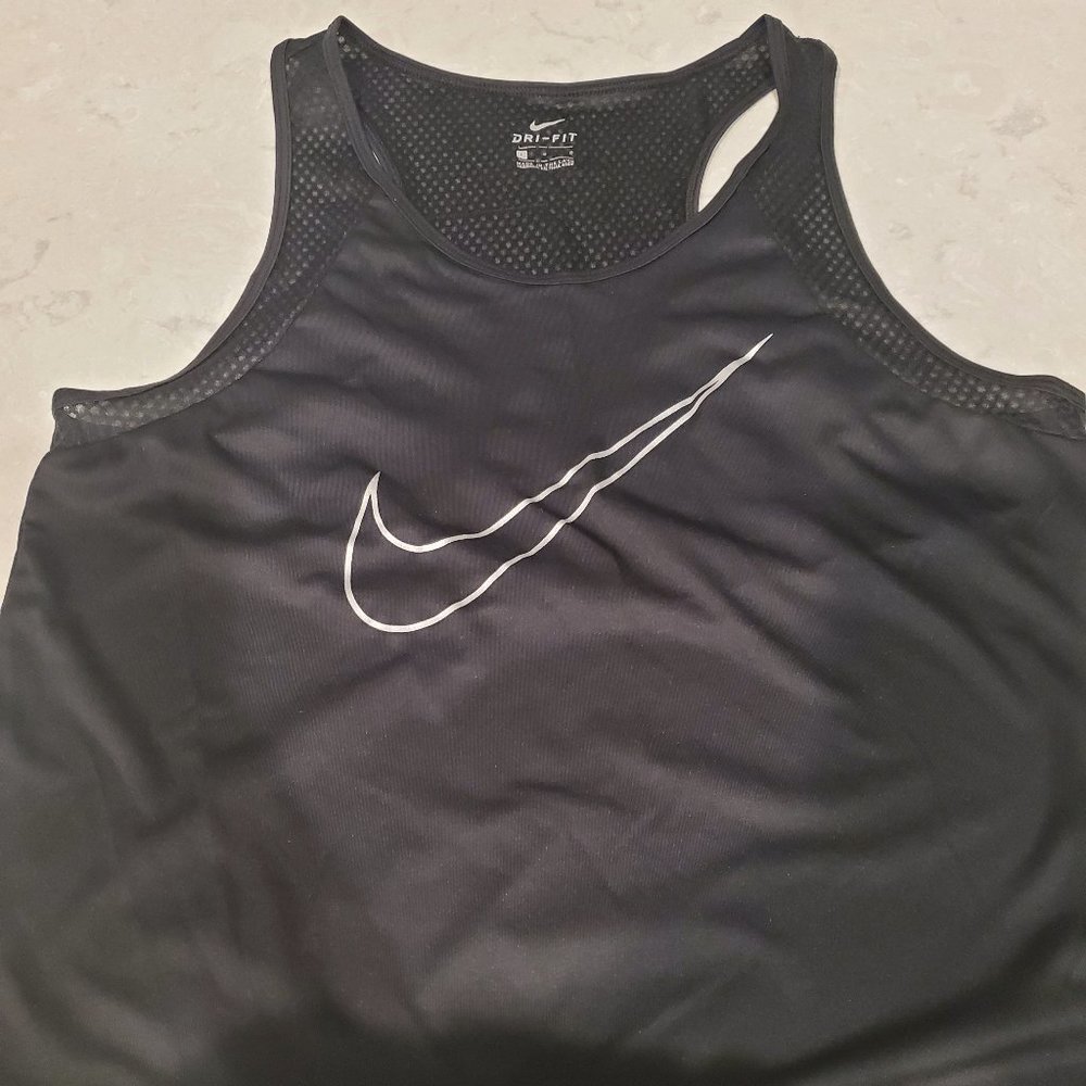 Nike top